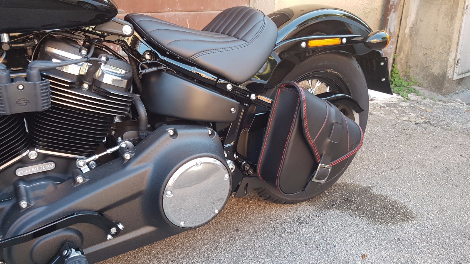 SWINGARM BAG FOR HD SOFTAIL STREET BOB, FATBOB, FATBOY, BREAKOUT, LOW RIDER