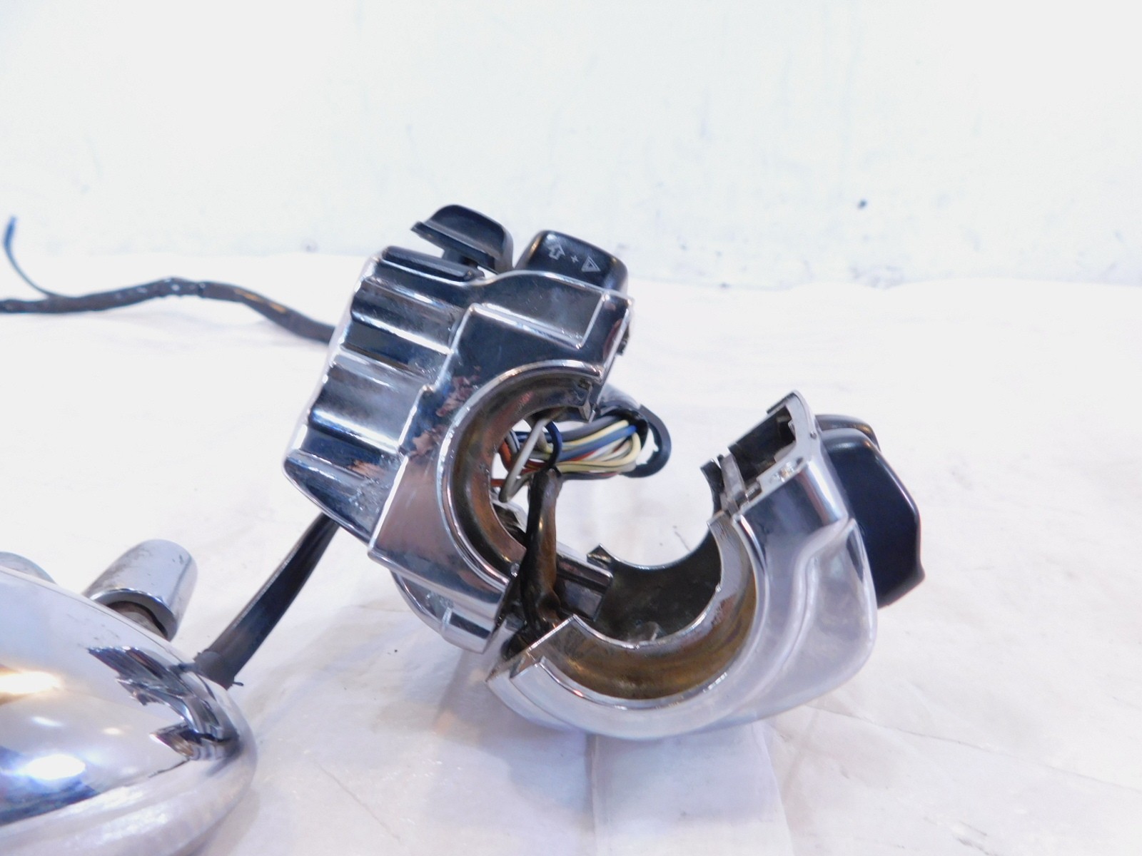07-08 Harley Screamin Eagle CVO Road King Chrome Right Handlebar Switch Buttons