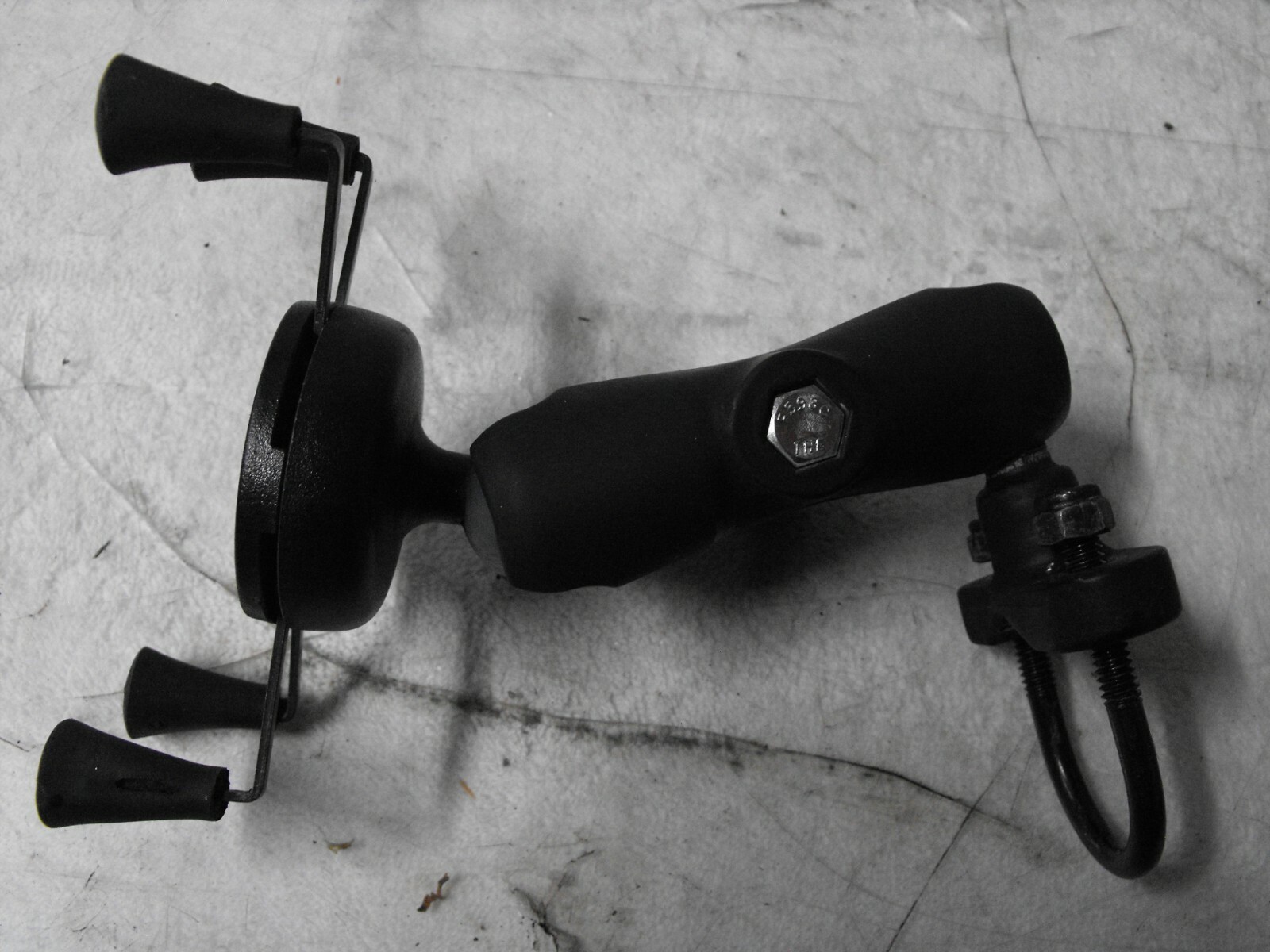 94-2014 H-D 1″ Dia Handlebar Phone Carrier