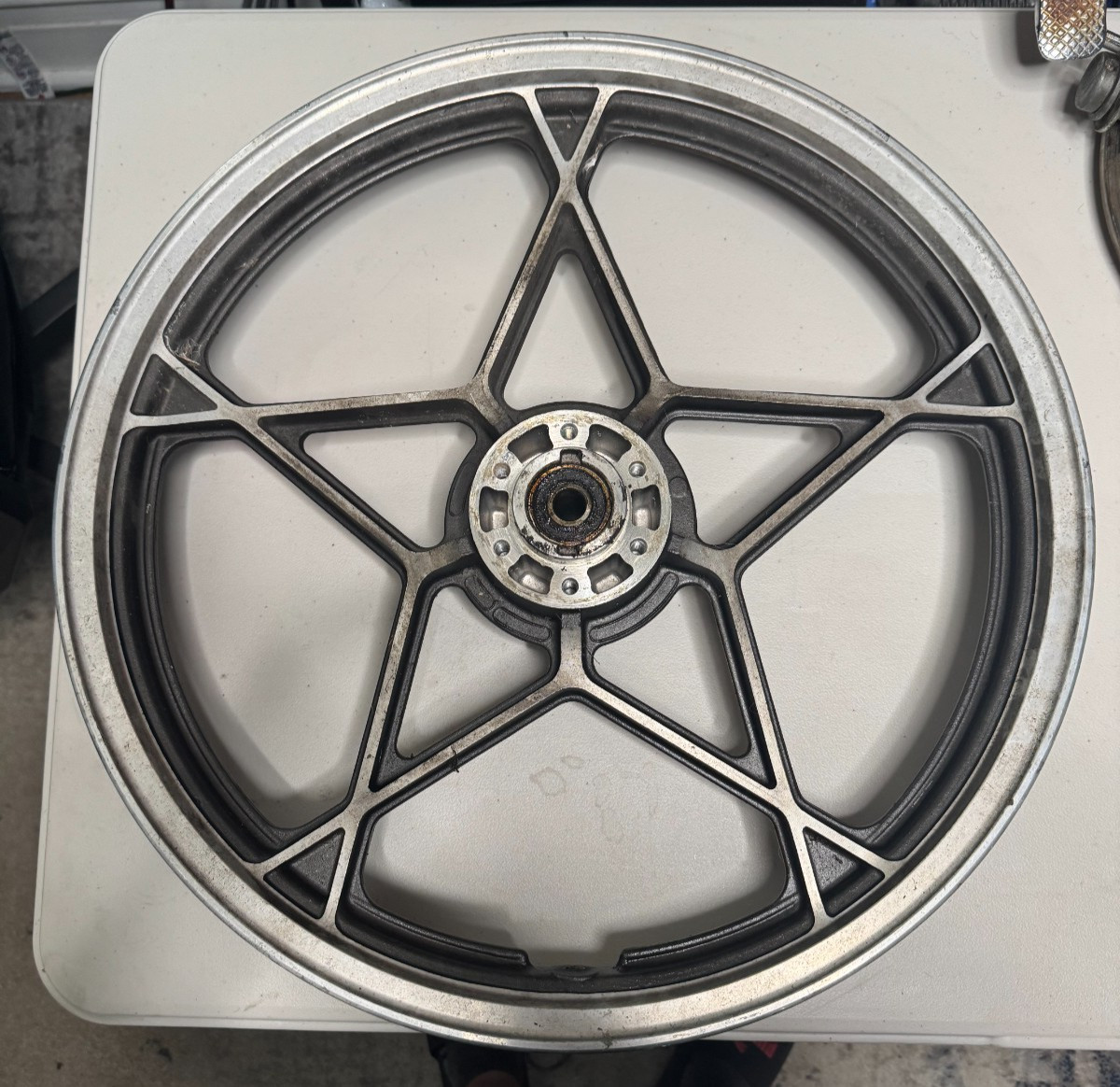 1980 Suzuki Gs850 Front Wheel 54111-45101-291