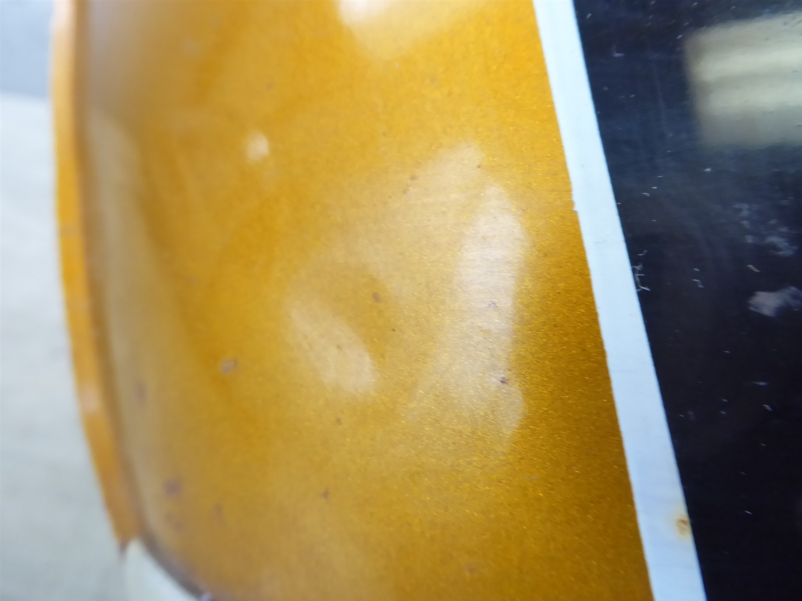 1972 Honda CB350 Twin H21022) gold gas petrol fuel tank with cap and emblems