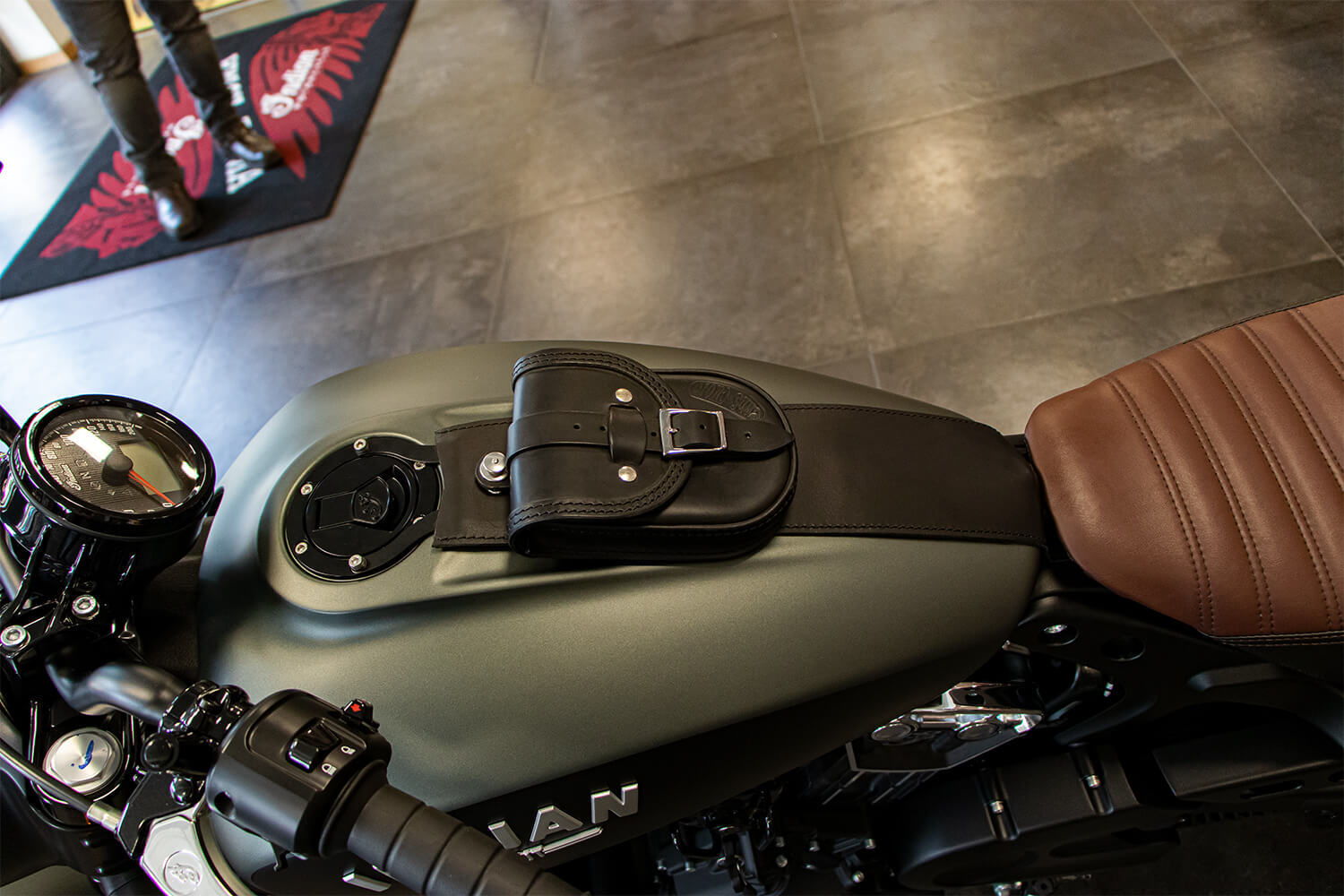 LEATHER DETACHABLE TANK BAG FOR 2015-2023 INDIAN SCOUT BOBBER,SCOUT, SCOUT ROUGE