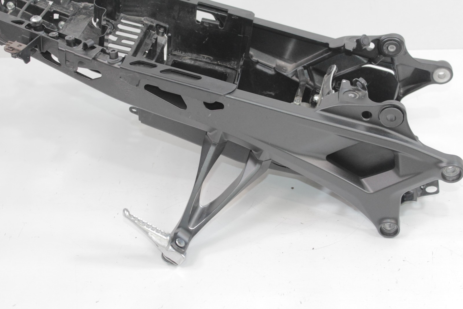 17-26 HONDA CBR1000RR REAR SUBFRAME BACK SUB FRAME STRAIGHT #0620