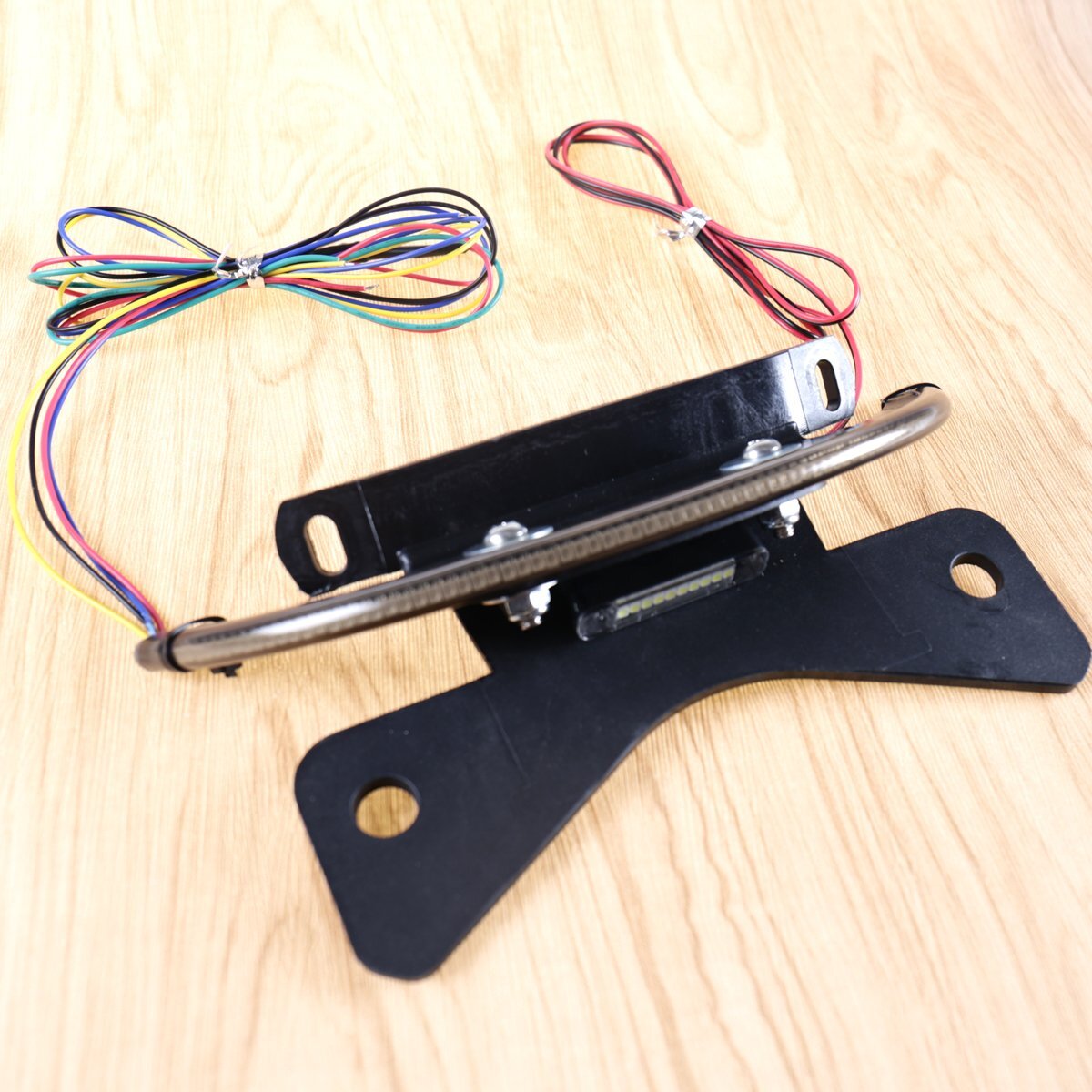 US LED Fender Eliminator Integrated Tail Light Bar For Harley V-Rod 02-05 VRSC