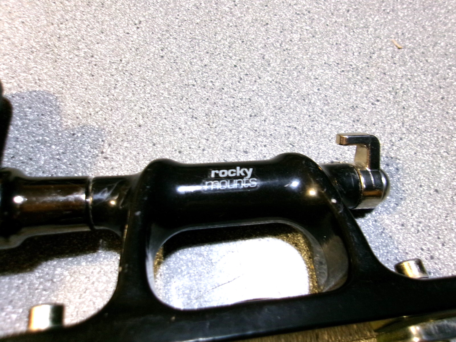 2 RockyMounts Locking Clutch Bolt-On Bike Fork Mount Truck Bed Locks, Keys RBo
