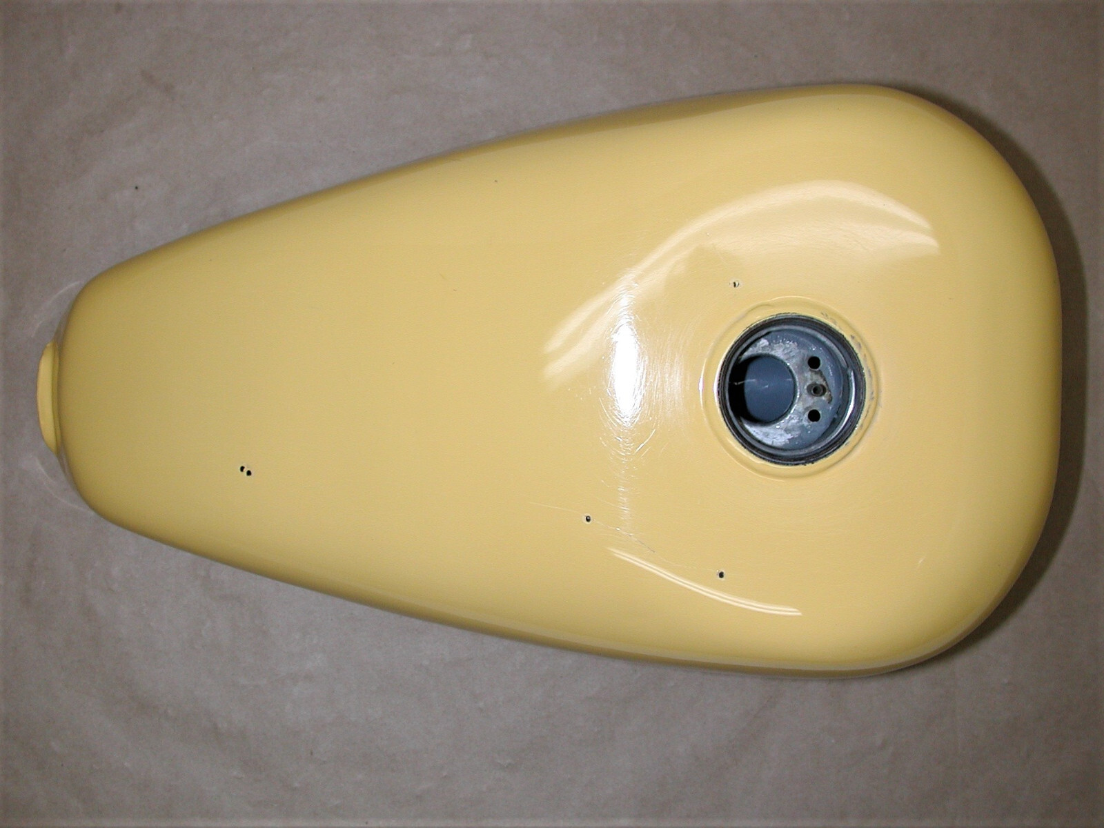 HARLEY DAVIDSON Sportster XL883 OEM 1983 2.2 Gallon Carburetor Fuel Gas Tank
