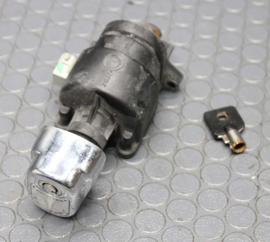 2019-2024 Harley Davidson Touring Ignition Switch Housing & Knob With Key