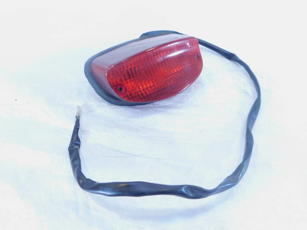 04-07 Honda VT600C VT600CD Shadow 600 Rear Tail Brake Light w/ Backplate & Lens