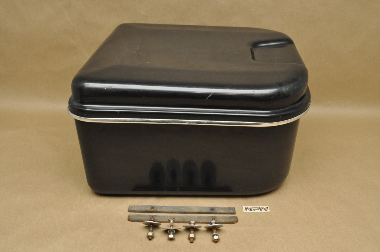 KG? Motorcycle Trunk Cargo Box Fiberglass Honda Gold Wing Yamaha Kawasaki Harley