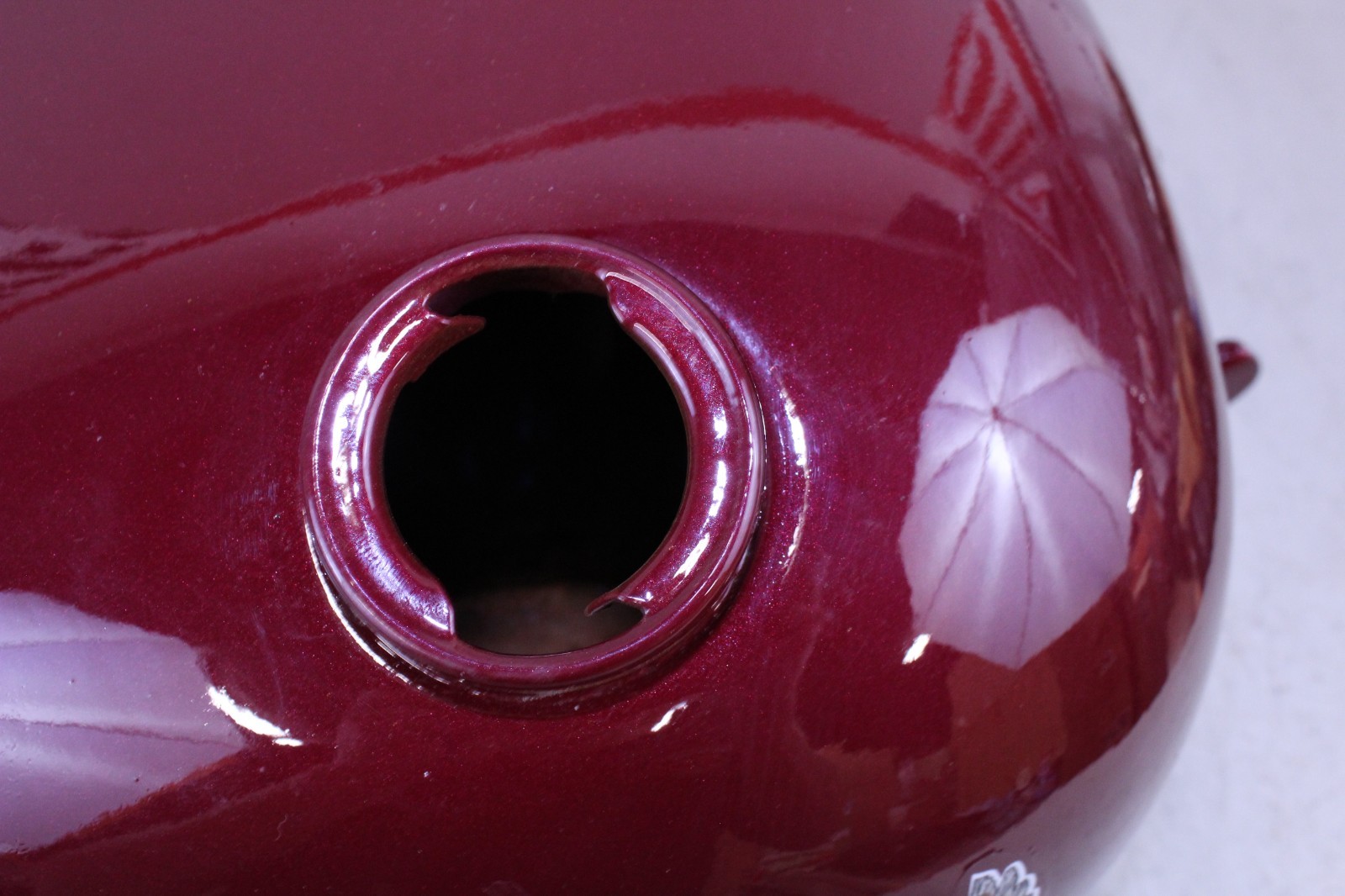 Harley 4.5GAL Quick Bob Tank for FXE FXS FXB Panhead Aftermarket Burgundy 71030