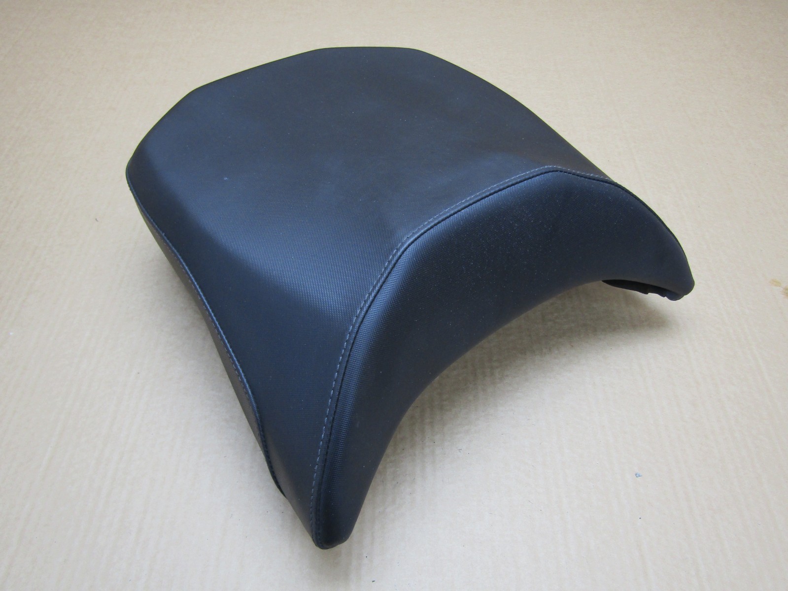 BMW R1200GS LC 2013 pillion seat saddle and tools (15135)
