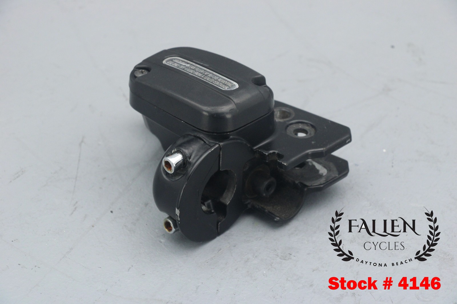 2013 Harley Road Glide CVO 11/16″ Front Brake Master Cylinder Assembly #4146