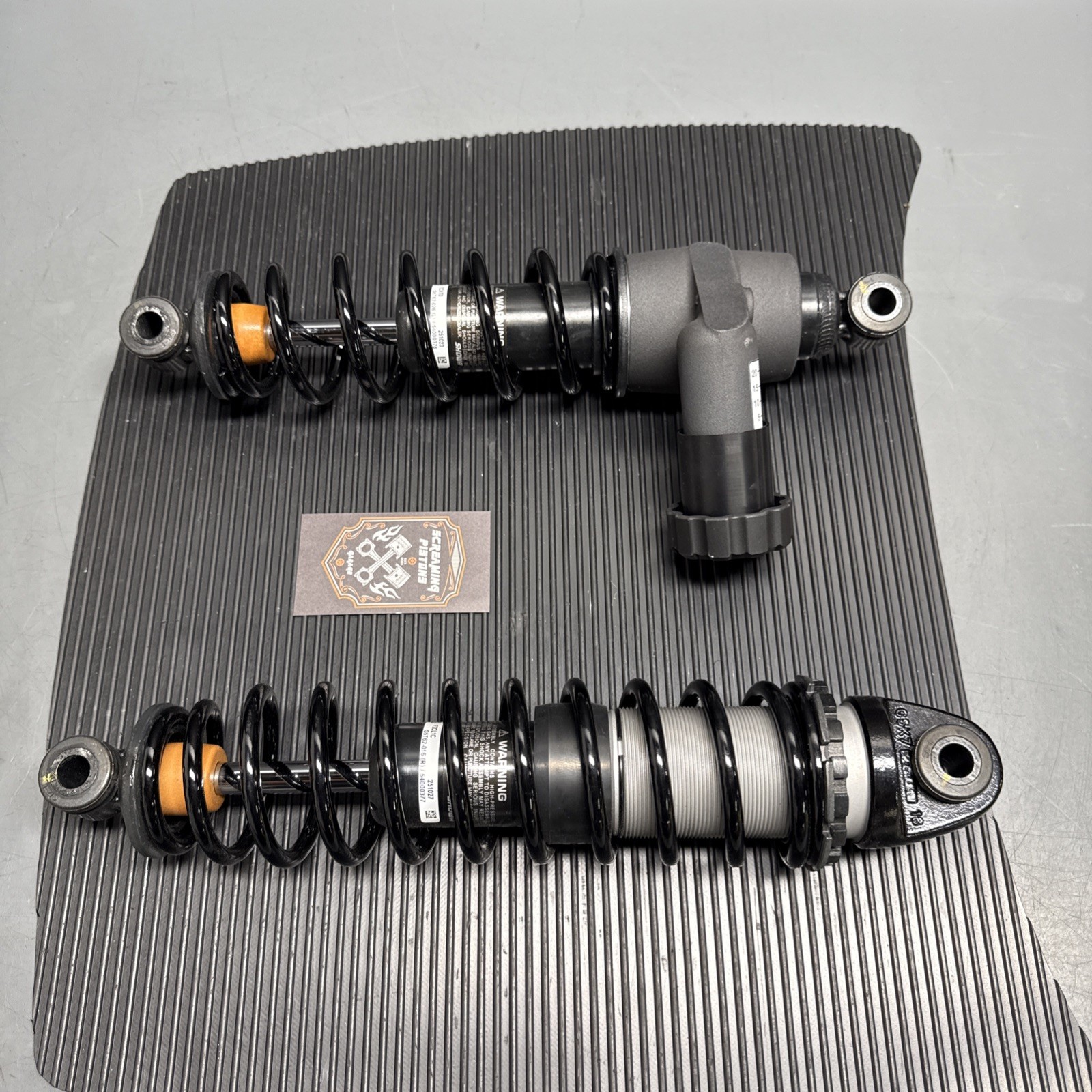 HARLEY DAVIDSON 25 ROAD GLIDE FLHX FLTRX 13 IN SHOCKS 54000377 54000376