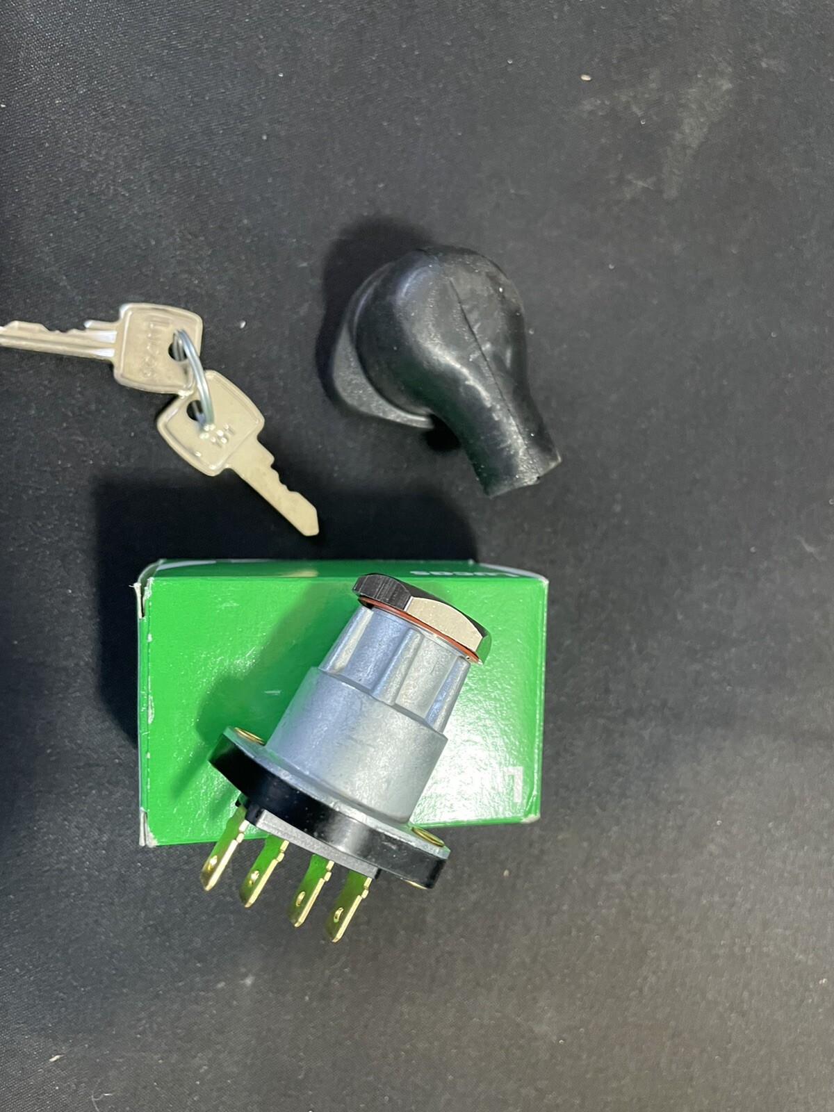 BSA TRIUMPH NORTON OEM LUCAS NEW IGNITION SWITCH & BOOT SINGLE CUT KEY