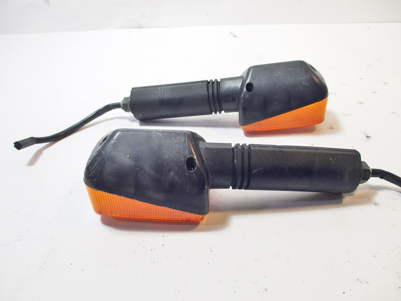 SUZUKI GSF1200 FRONT RIGHT & LEFT TURN SIGNAL 35601-29EC0 GSF 600 1200 BANDIT lm