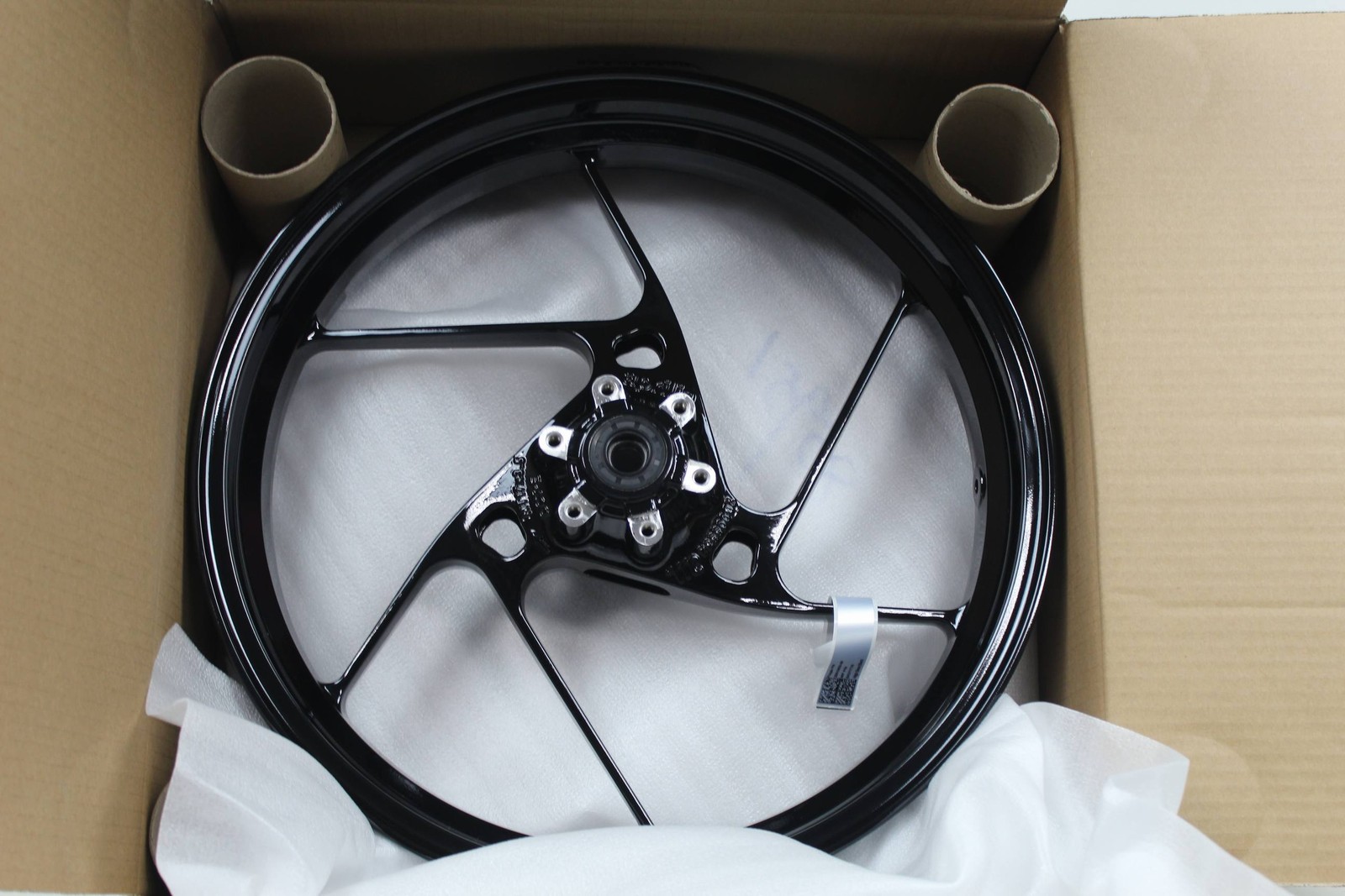 Aprilia RS660 Tuono 660 21-26 OEM Front Wheel Rim 17 x 3.5 NEW IN BOX! 2B010059
