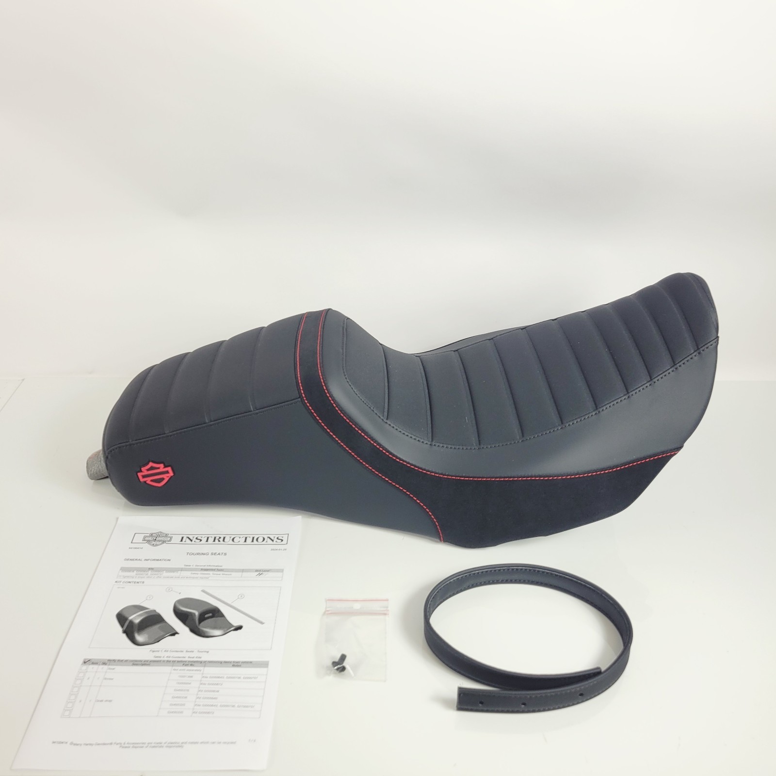 Harley-Davidson 24-Up Touring Switchback Seat Red Stitch 52000756 OEM NEW
