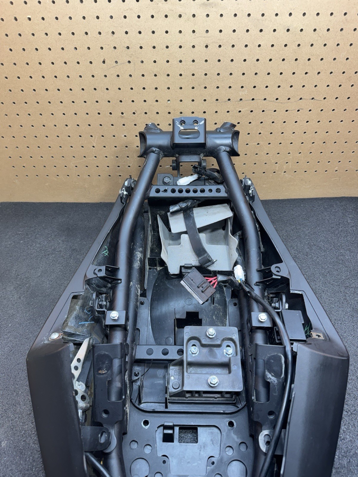 19 20 22 23 24 2023 YAMAHA MT-03 R3 OEM Subframe Sub Frame Chassis Straight Cut