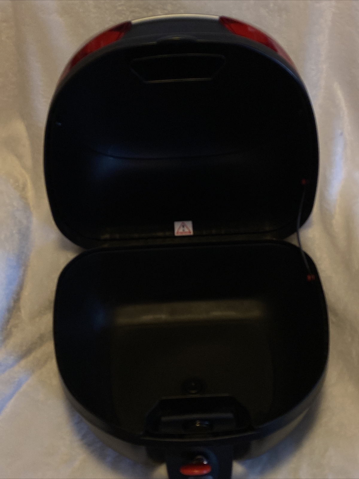 GIVI Monolock 29L Locking Motorcycle Case W/Mounting Plate, Hardware, 2 Keys.