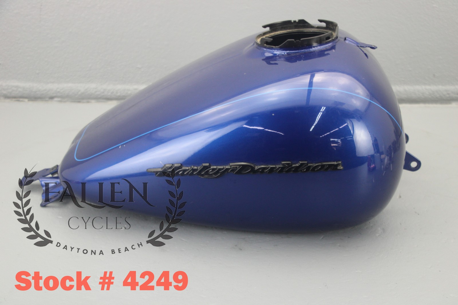 NO DENT 2015 Harley Road Glide Special Fuel Gas Tank SUPERIOR BLUE #4249