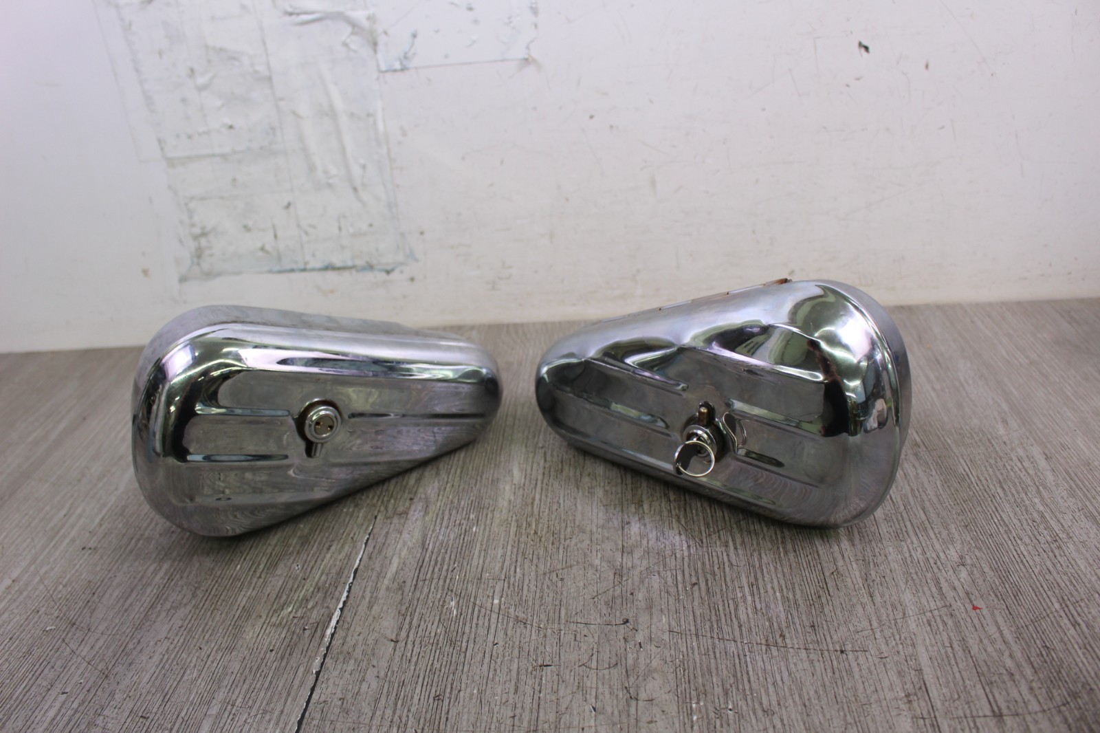 2000 Yamaha V-Star 650 Classic Left and Right Side Storage Boxes with Keys