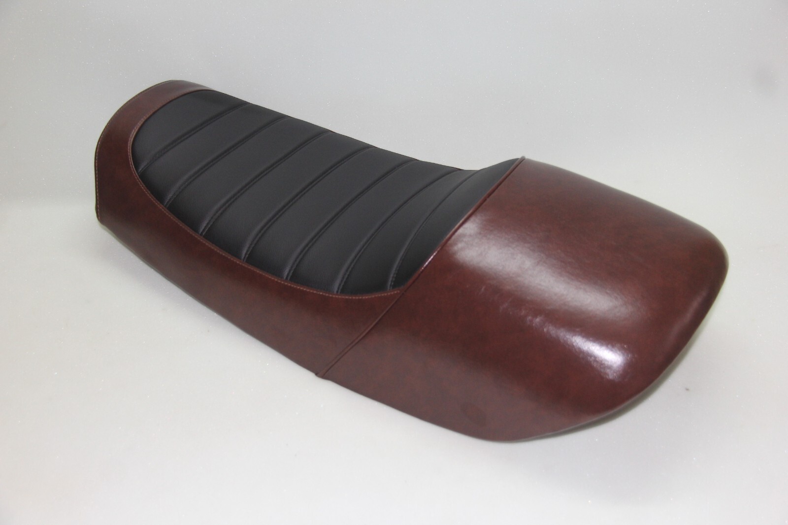 1976-1979 Kawasaki KZ750B KZ750 B B1 B2 B3 B4 Twin motorcycle seat SKU: S2393