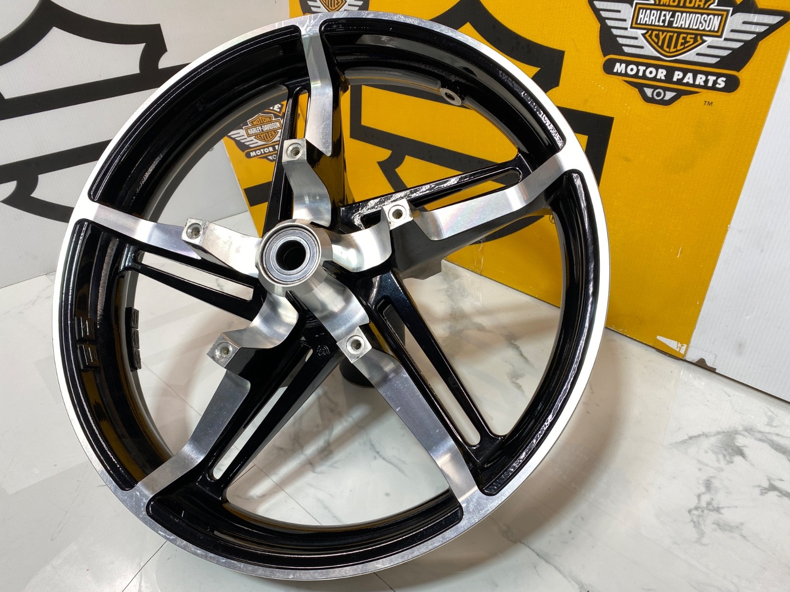 OEM Harley 09-26 Touring 2024 2025 Street Glide Front Wheel Rim