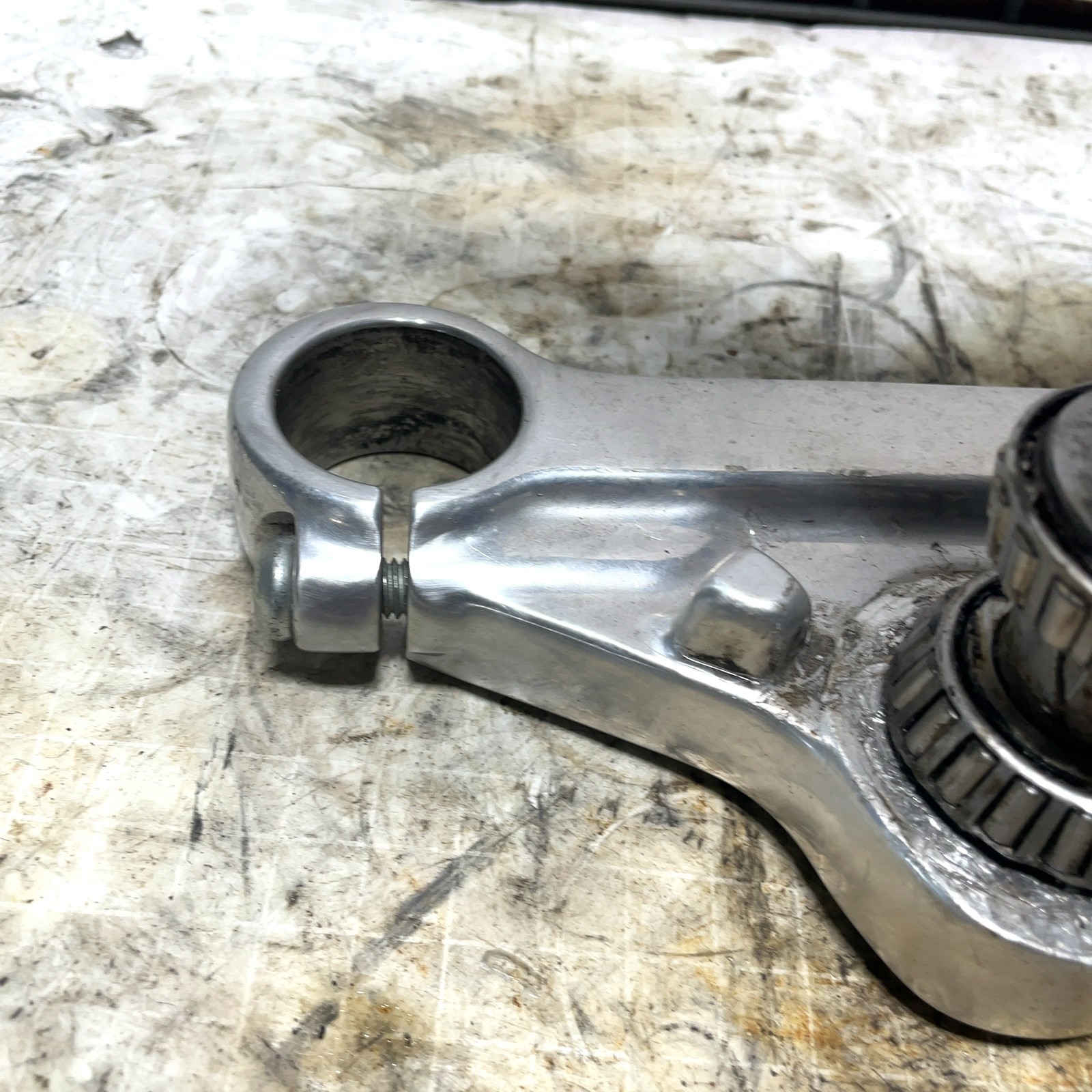 90-99 Harley Dyna Low Rider Super Glide OEM Triple Tree Fork Clamp READ