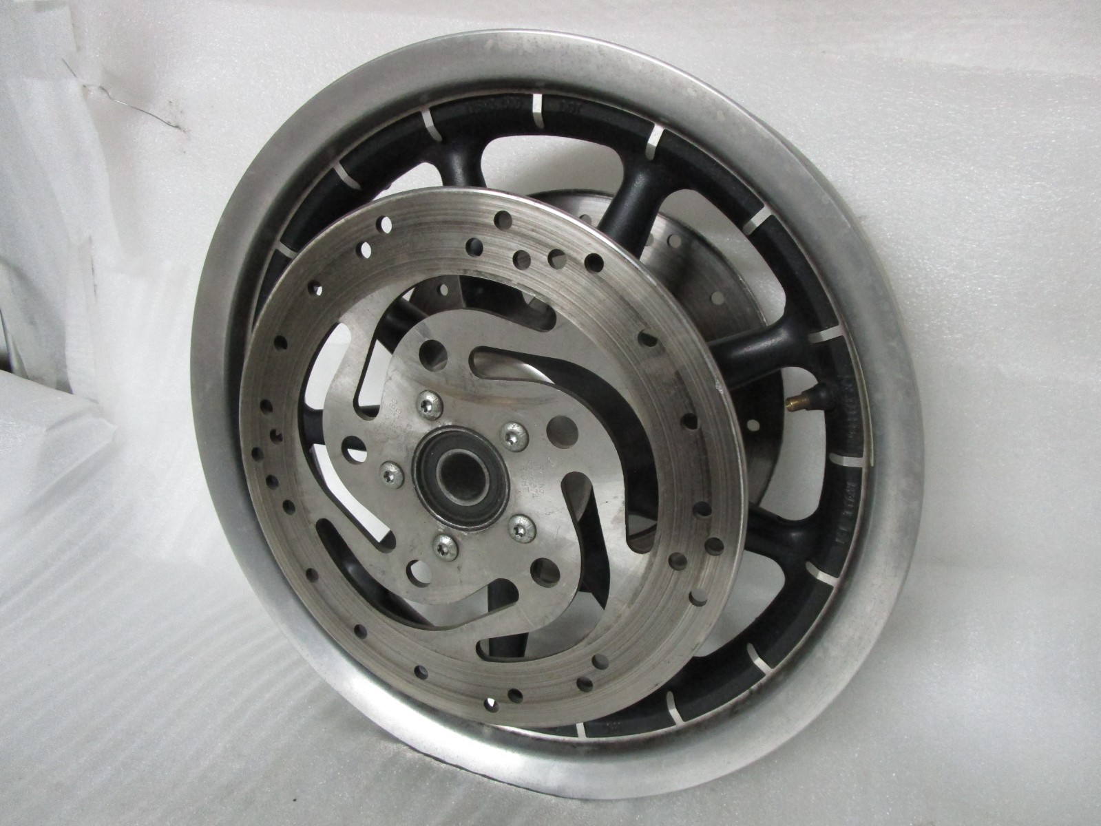 2008 Harley Davidson Touring 9-Spoke Front Wheel 16×3