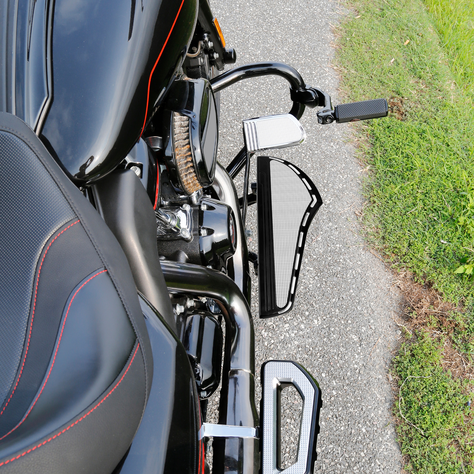 Pair Front Driver Footboard Floorboard Pegs Fit For Harley Touring 00-24 Softail