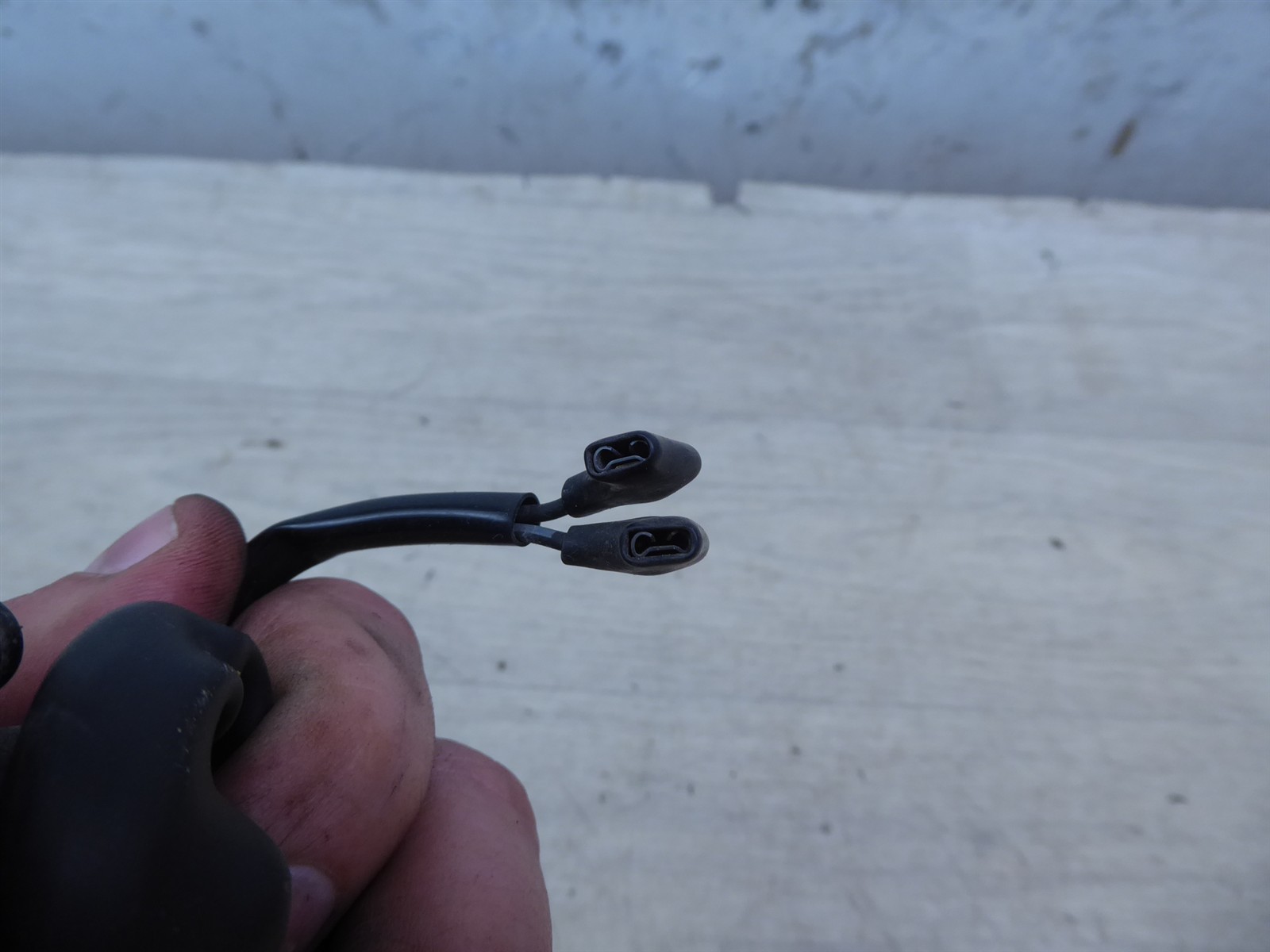 2000 Honda CBR600 F4 H20869) left hand control switches horn button choke lever