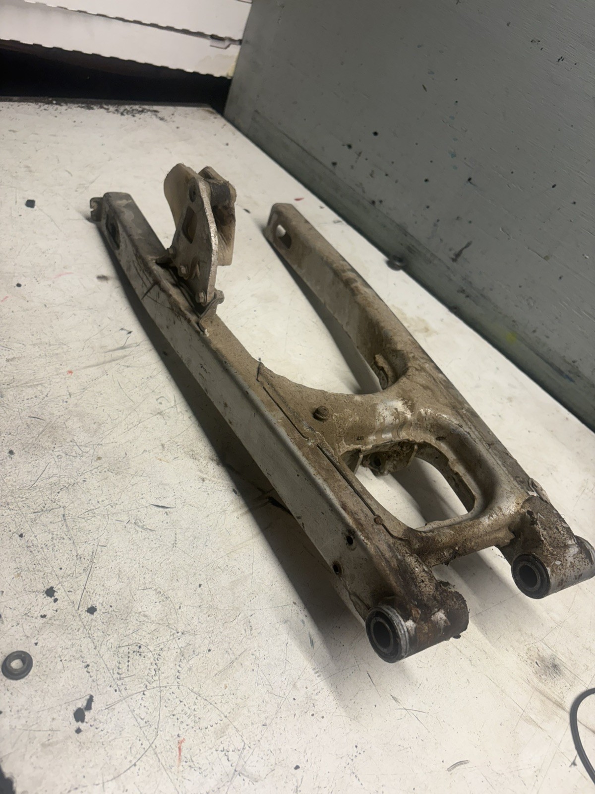 1985 Honda CR80R Swingarm Swing Arm Frame Rear Suspension Fast shipping