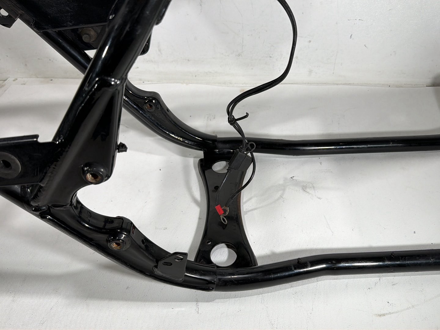 2007 Harley Road King Touring FLHR OEM Body Main Frame Chassis SLVG