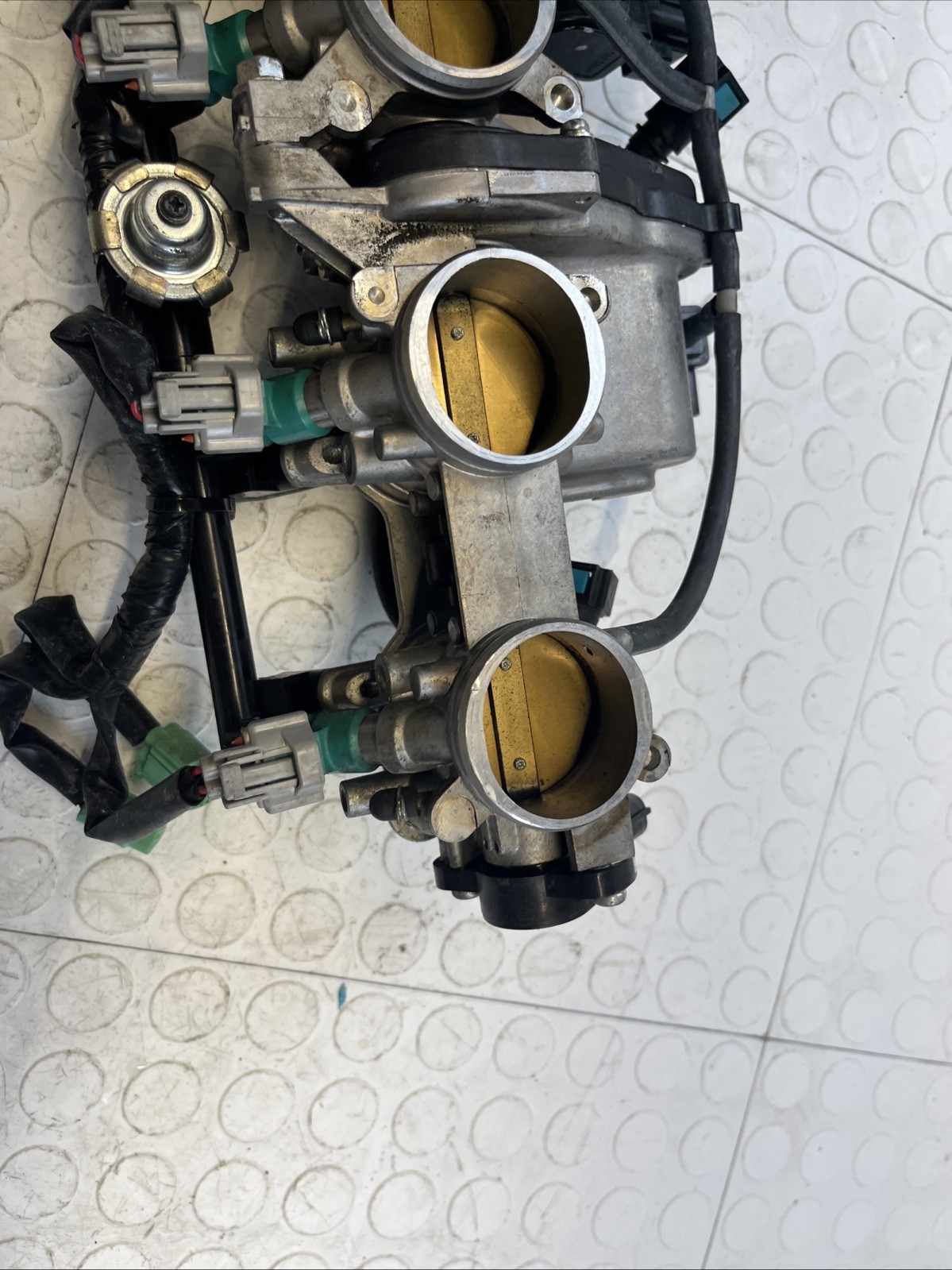 2016 Yamaha YZF R1M Throttle bodies, injectors OEM