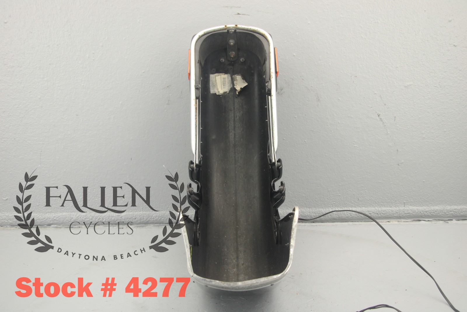 2008 Harley Electra Glide Front Fender Assembly VIVID BLACK SILVER STRIPES #4277