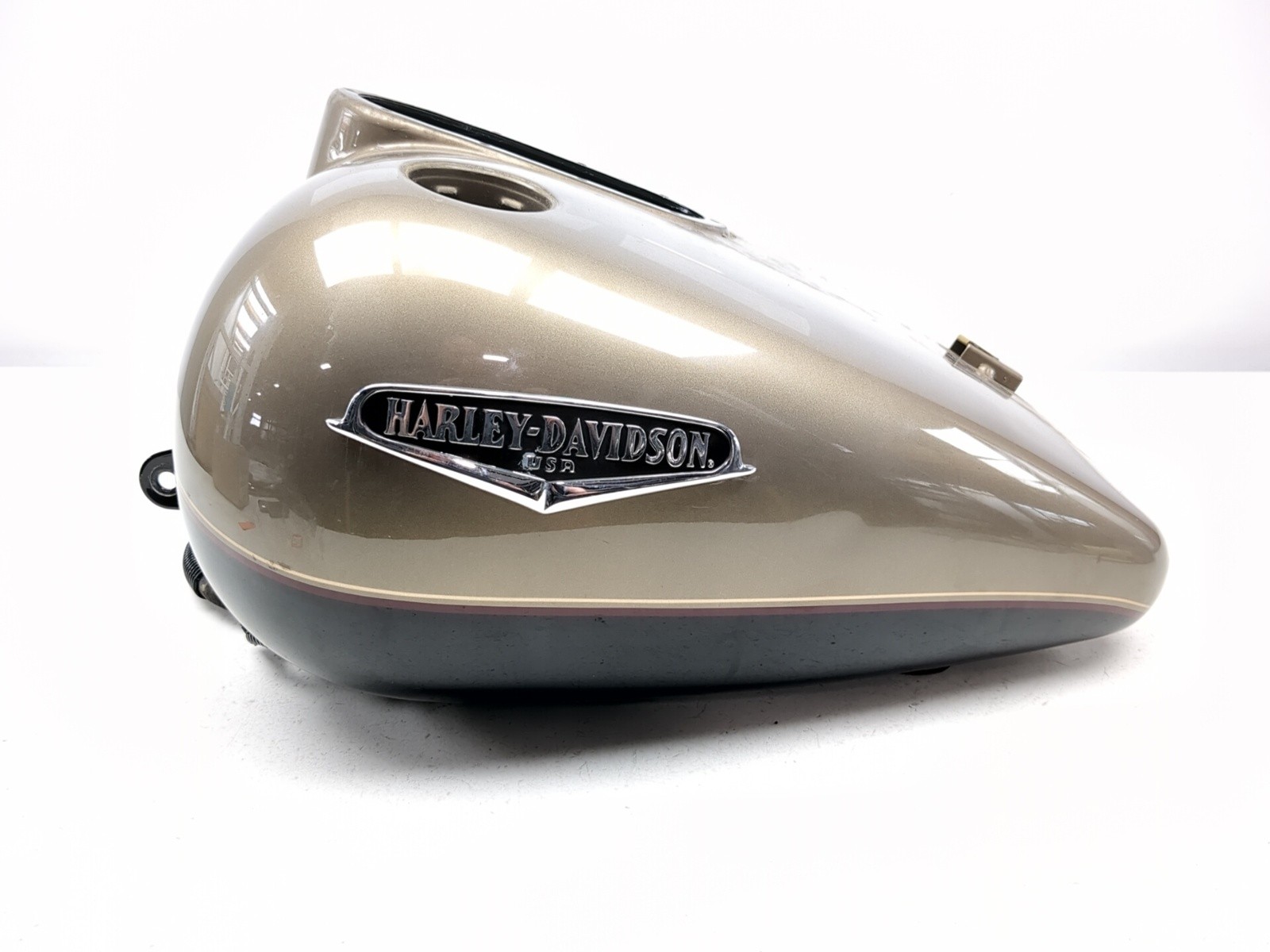 98-06 Harley-Davidson Road King Classic FLHRCI Front Fuel Tank 61268-03