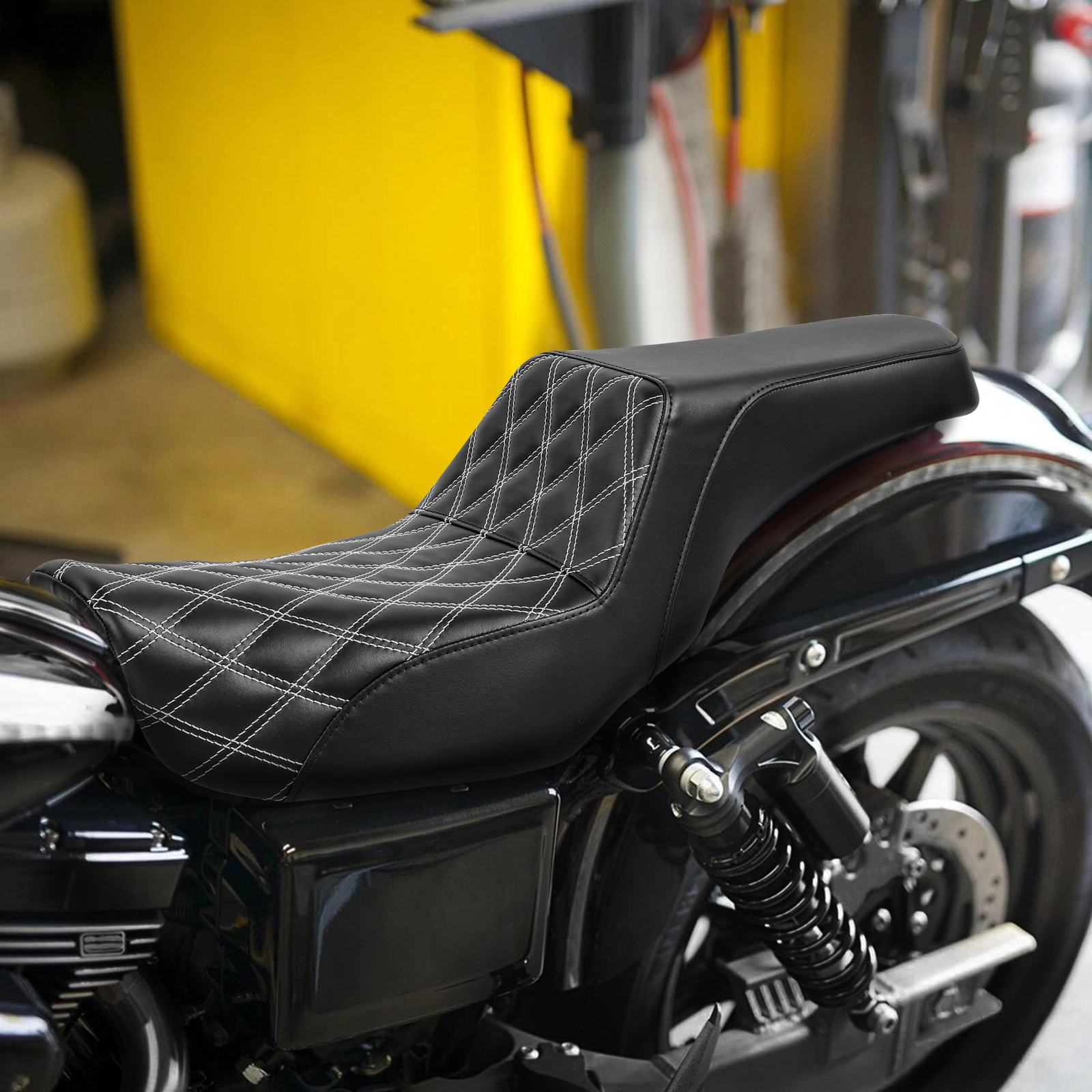 White Stitching Driver Passenger Seat Fit For Harley Dyna Street Bob 2006-2017