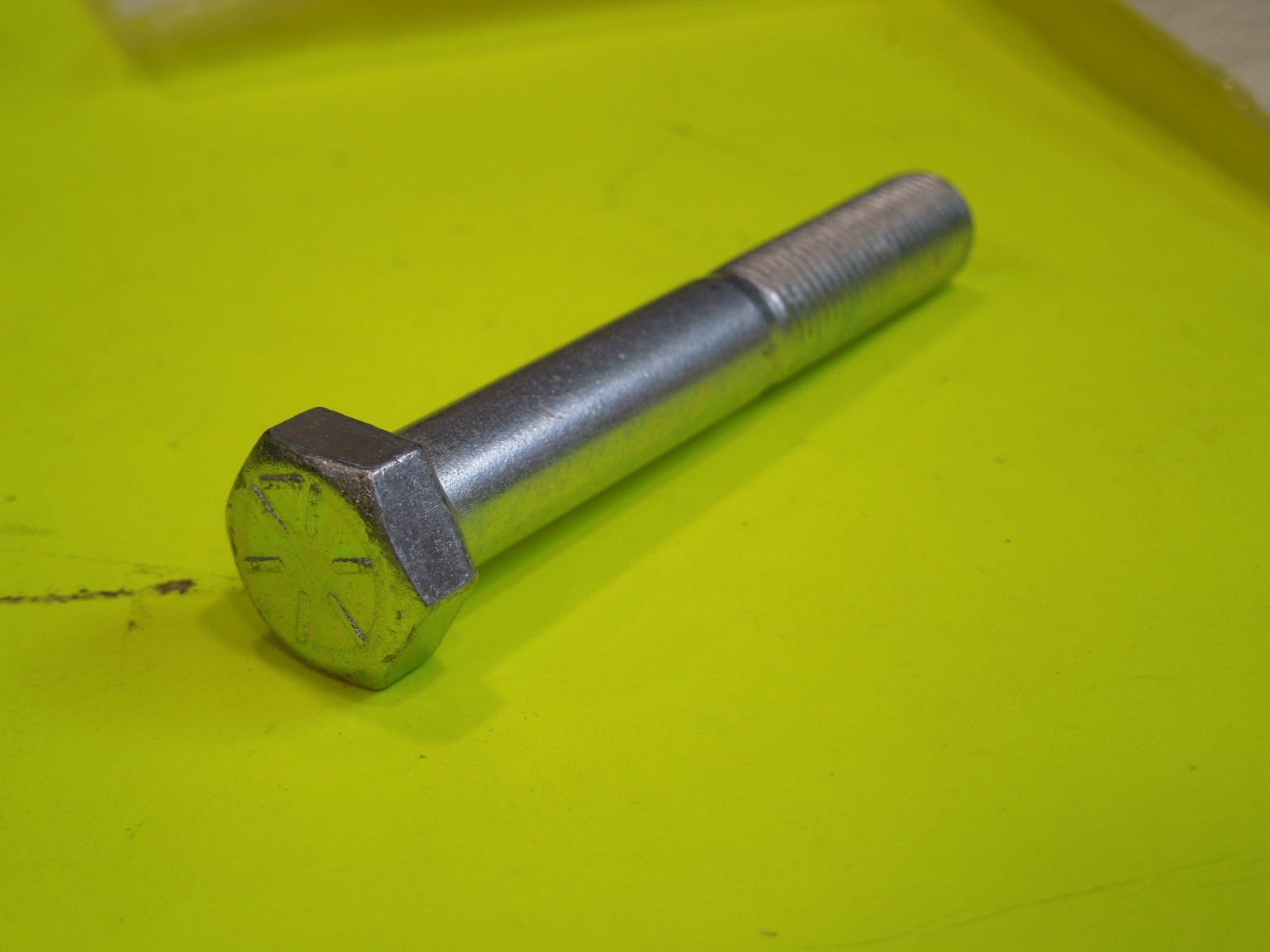 1 NOS OEM Harley Davidson 3/8″-24 X 2-1/2″ Hex Head Grade 8 Bolt P/N 4416
