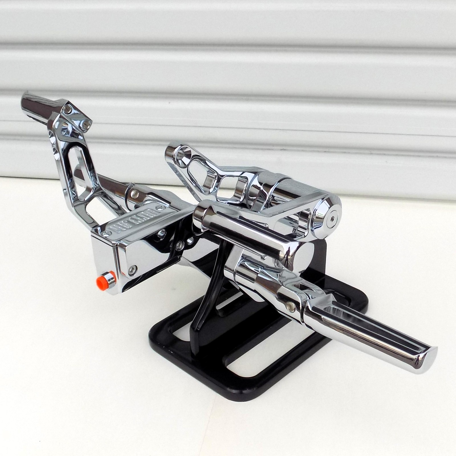 OUTLAW CHROME FORWARD CONTROLS KIT FOR 2000-2017 SOFTAIL HARLEY FXST/FLST