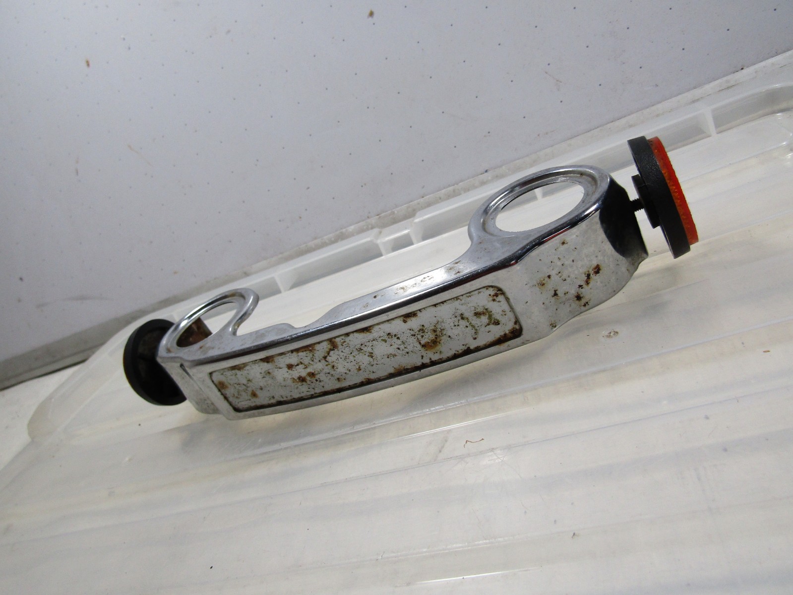 Suzuki 82 83 GS750 E GS 750 front Fork Chrome Emblem Trim Cover Reflector