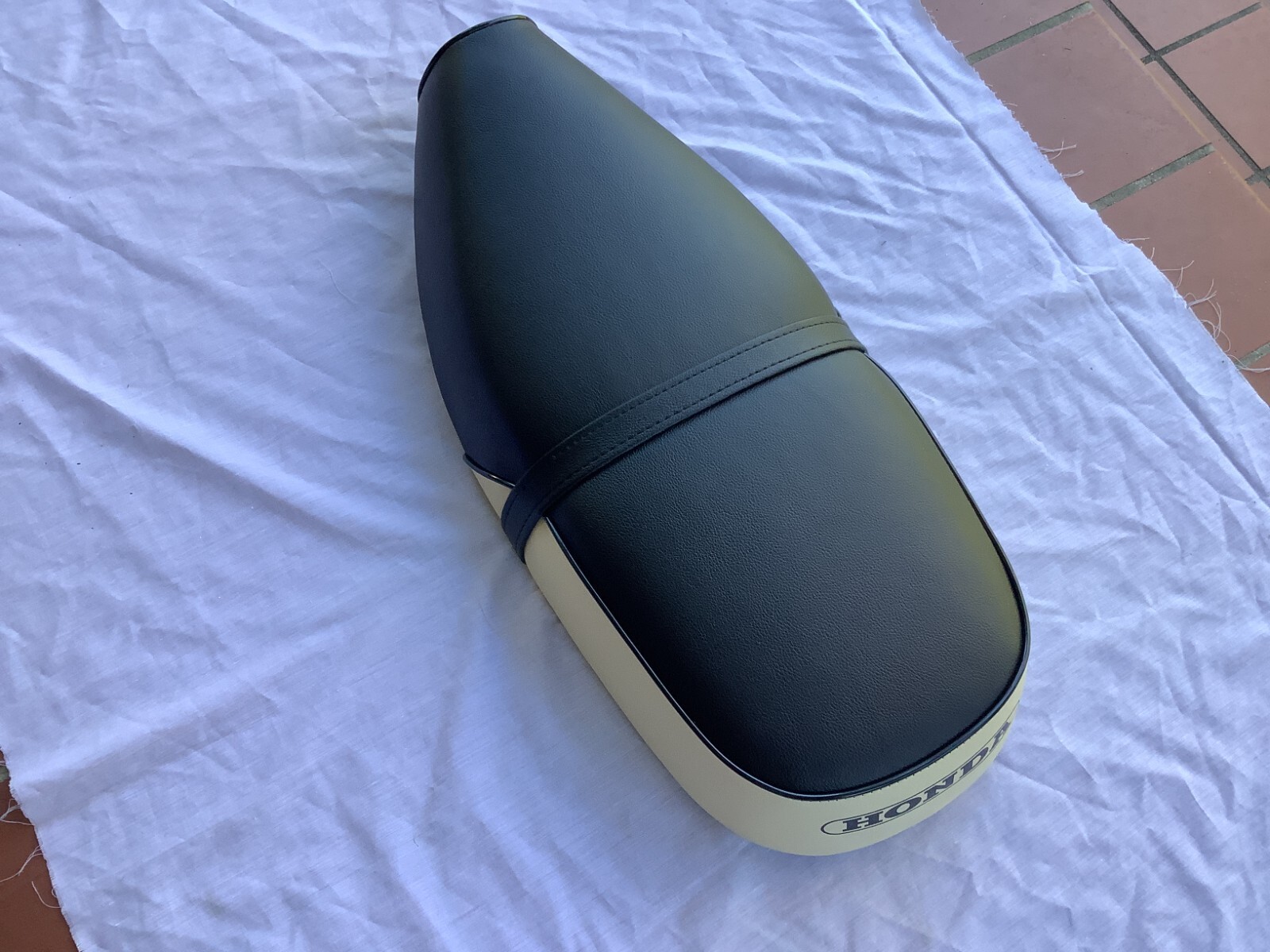 fits 1980-1981 honda C70 Passport High Quality New SEAT COVER +Strap