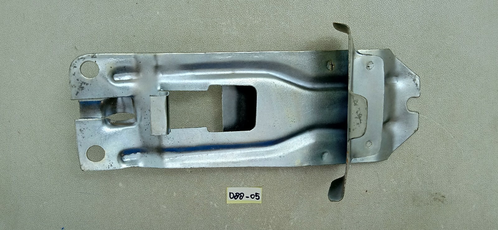 Suzuki A100 AS100 AC100 Battery Bracket Holder New