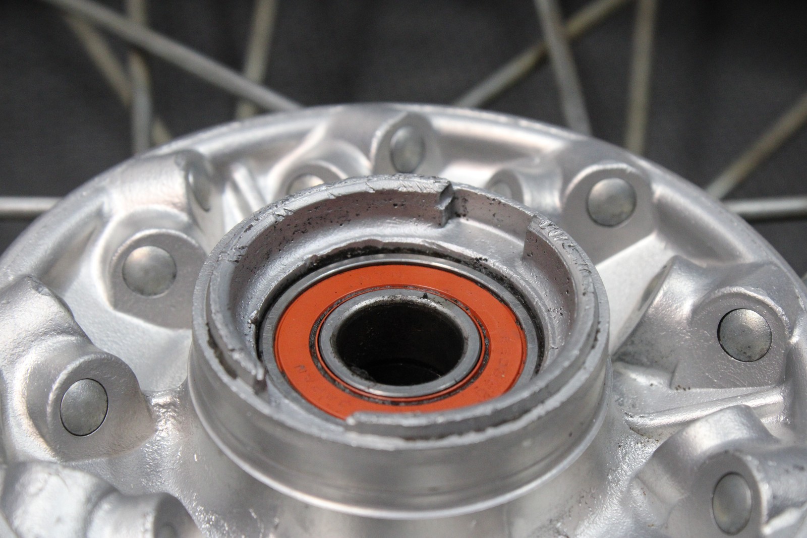 1992 KAWASAKI KDX200 21″ X 1.60″ OEM FRONT WHEEL RIM HUB 41090-1076