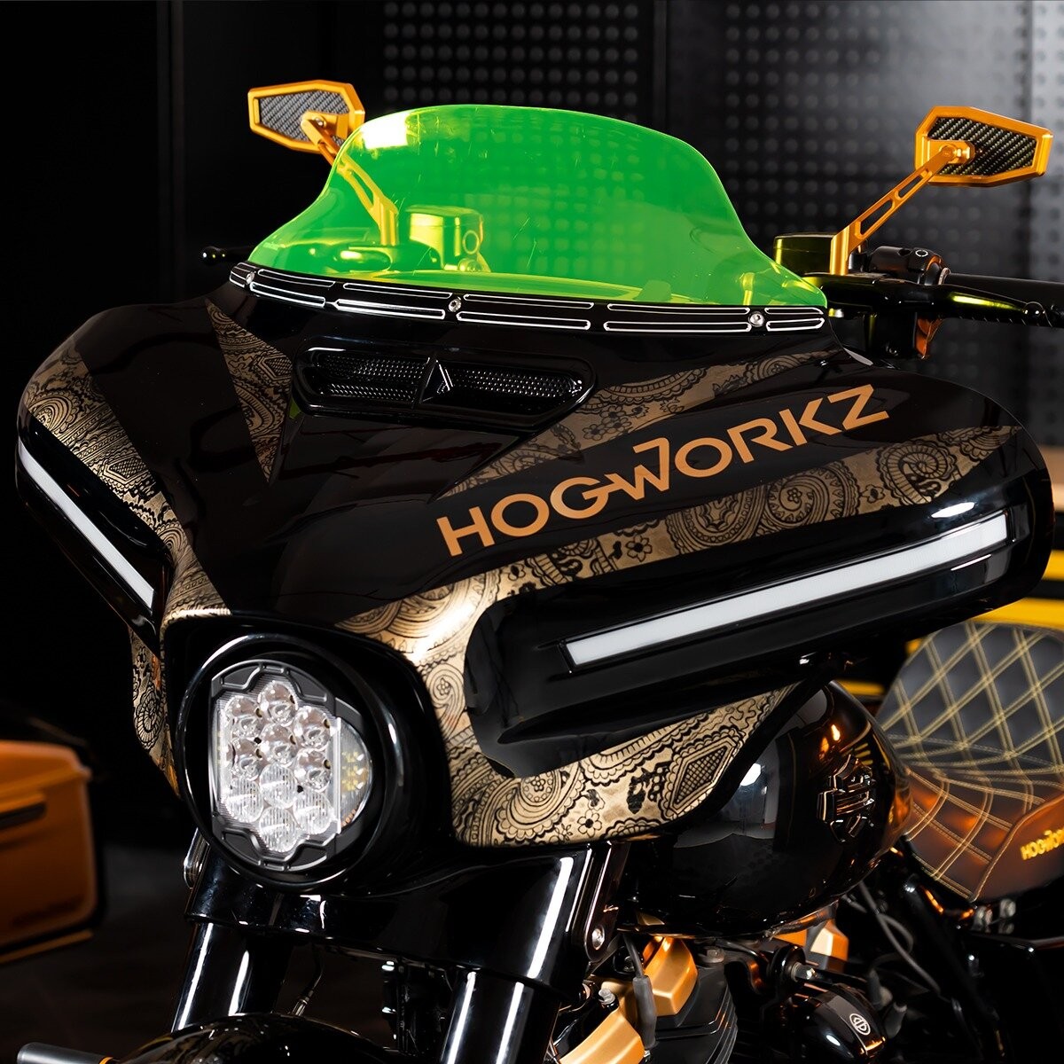 HogWorkz Green 7 in. Flowz Windshield HW160040