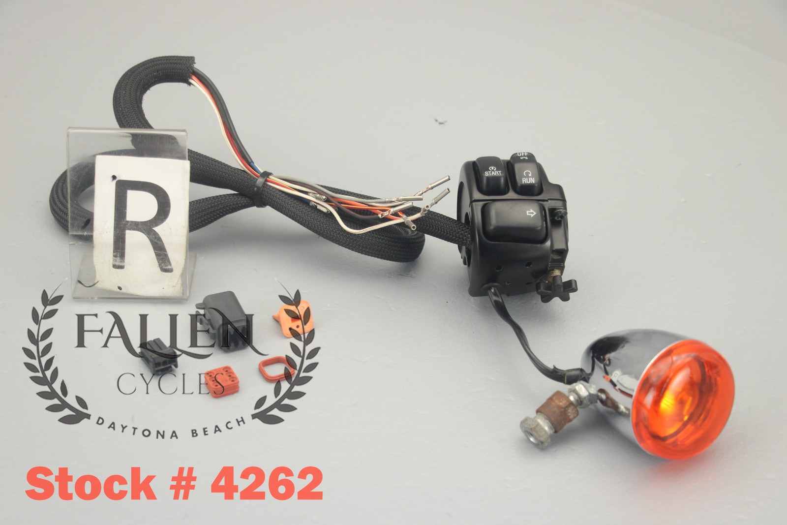 2006 Harley Dyna RIGHT Hand Control Switch Turn Signal Assembly #4264