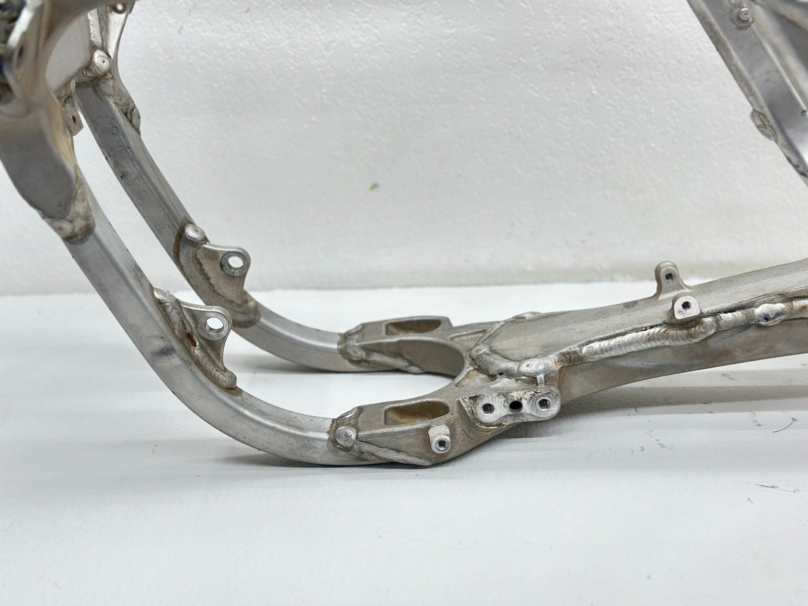 2021 Yamaha YZ450F Frame Main Chassis Hull Body Front 450F OEM B2W-21101-01-00✅