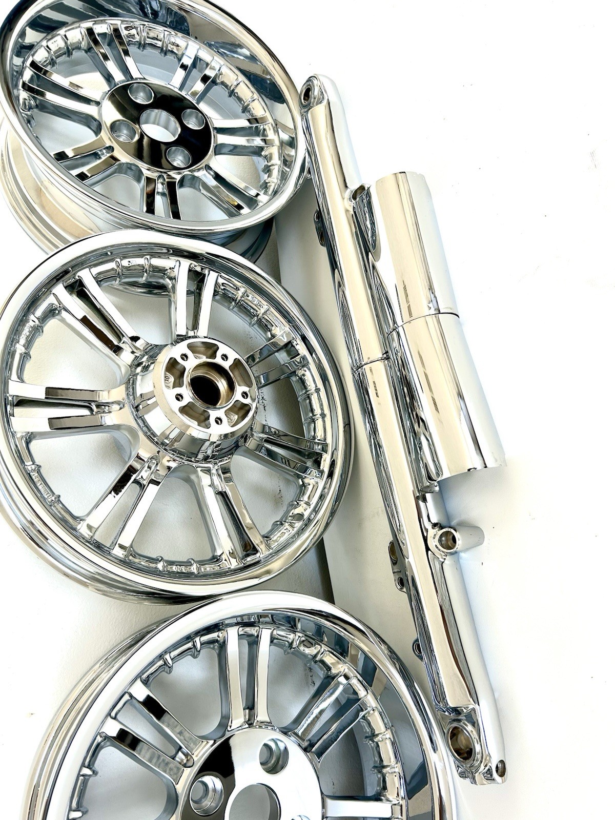 HARLEY TRI GLIDE WHEELS GLIDE TRIKE FREEWHEELER CHROME FORKS 2009 -25 OUTRIGHT