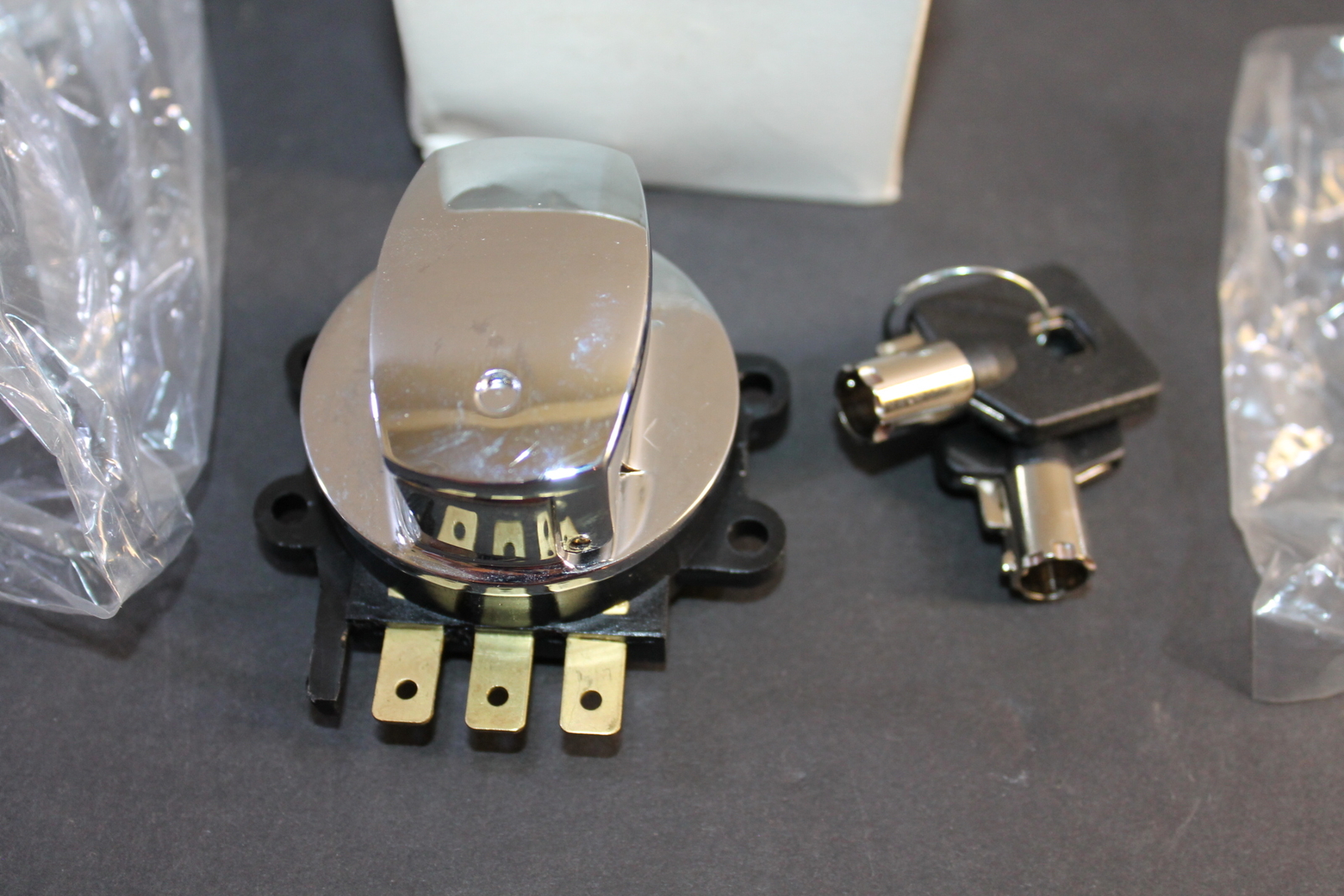 NEW Harley Davidson Bikes Choice Igntion Swithc w/2kyes Chrome # 71313-96