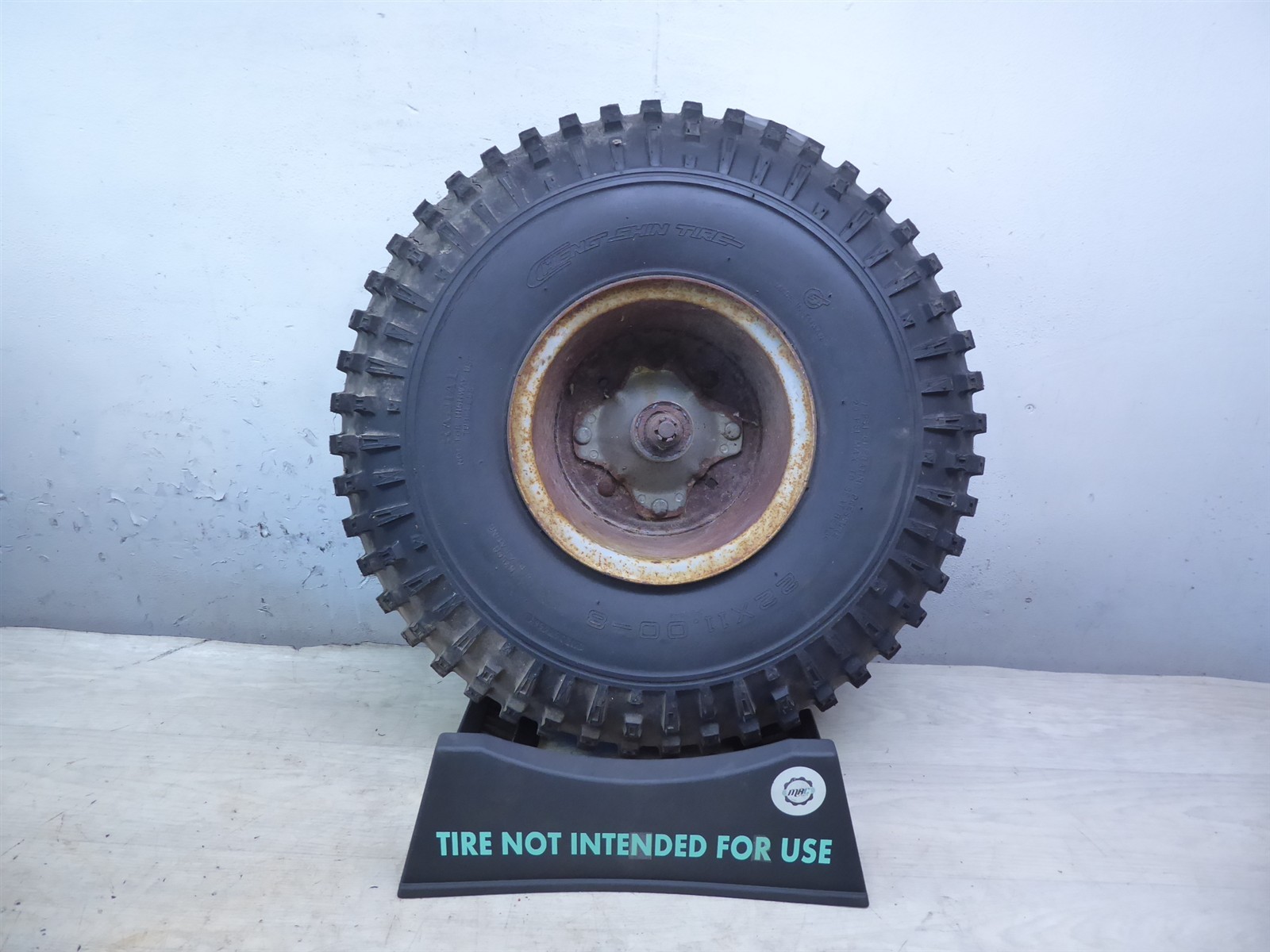1982 Honda ATC 110 125 H21146) front wheel rim 9in