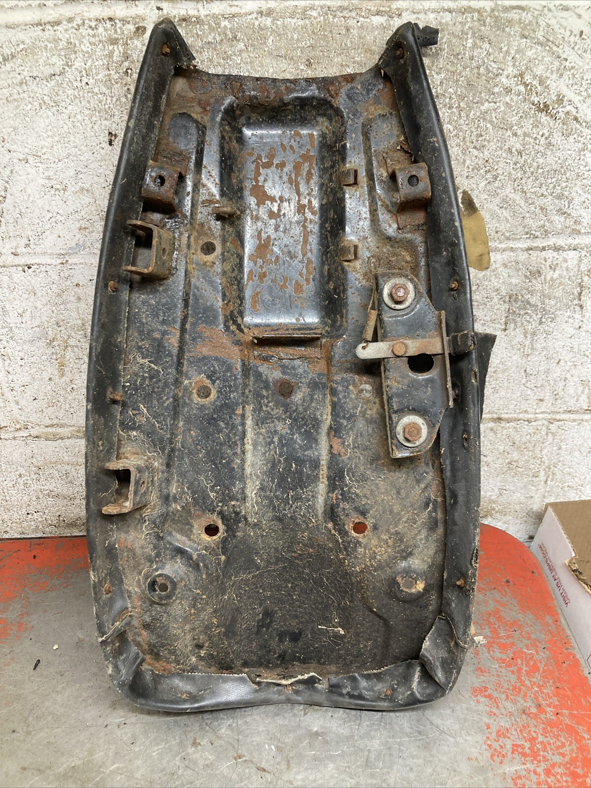 1974 Harley Davidson Aermacchi Ss350 Ss 350 Sprint Seat Pan